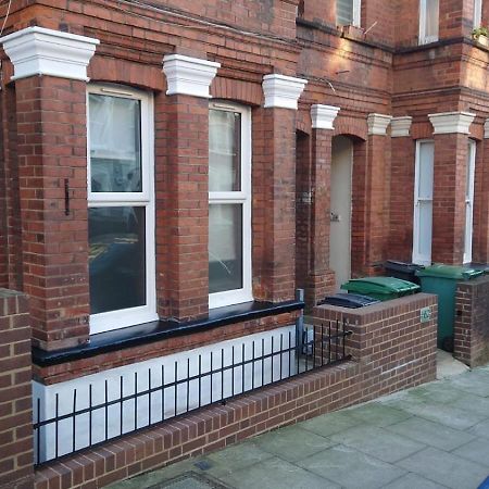 Stylish 2-Bed Flat In The Heart Of West Hampstead Apartment ลอนดอน ภายนอก รูปภาพ
