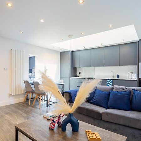 Stylish 2-Bed Flat In The Heart Of West Hampstead Apartment ลอนดอน ภายนอก รูปภาพ