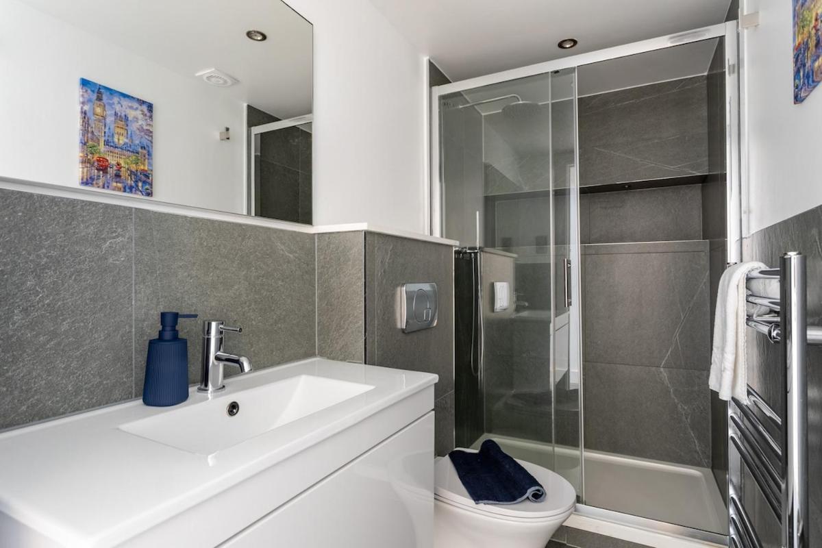 Stylish 2-Bed Flat In The Heart Of West Hampstead Apartment ลอนดอน ภายนอก รูปภาพ