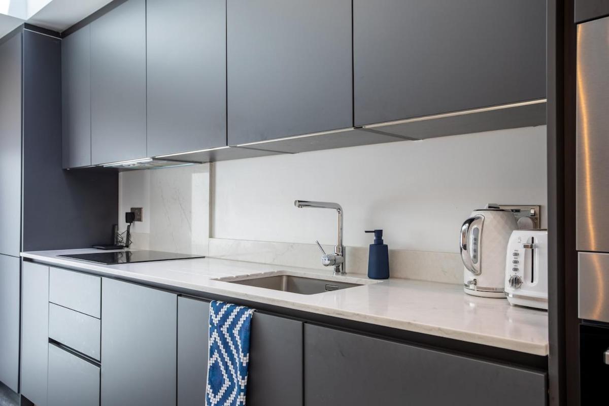 Stylish 2-Bed Flat In The Heart Of West Hampstead Apartment ลอนดอน ภายนอก รูปภาพ