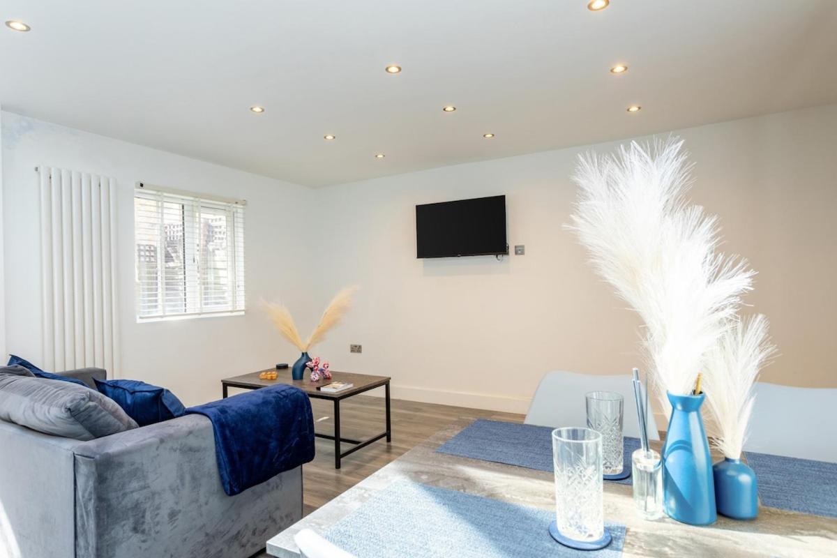 Stylish 2-Bed Flat In The Heart Of West Hampstead Apartment ลอนดอน ภายนอก รูปภาพ