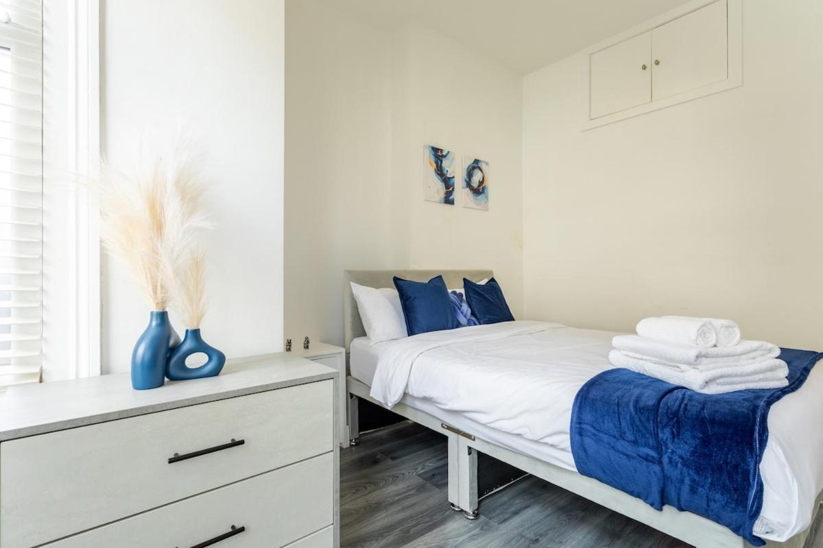 Stylish 2-Bed Flat In The Heart Of West Hampstead Apartment ลอนดอน ภายนอก รูปภาพ