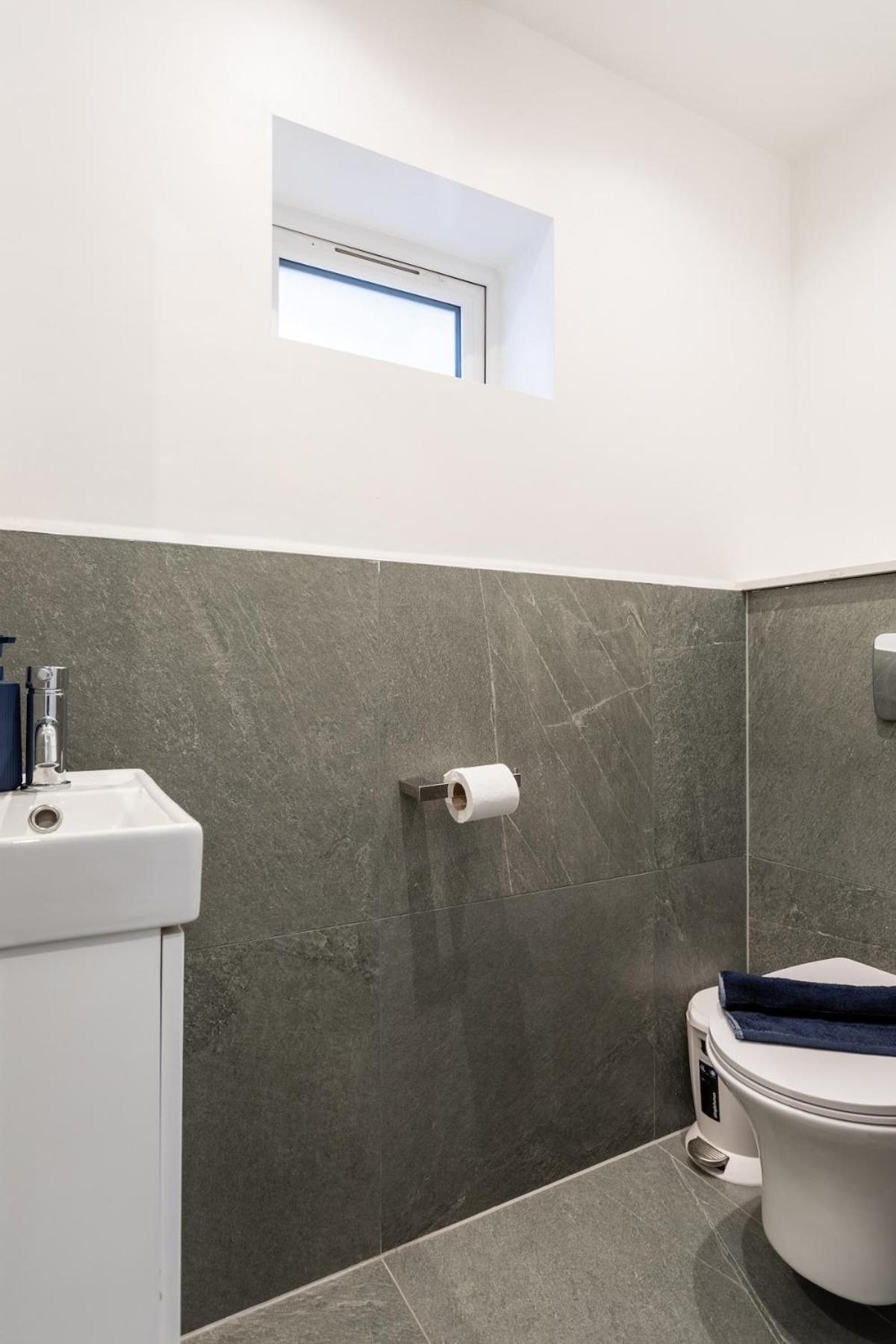 Stylish 2-Bed Flat In The Heart Of West Hampstead Apartment ลอนดอน ภายนอก รูปภาพ