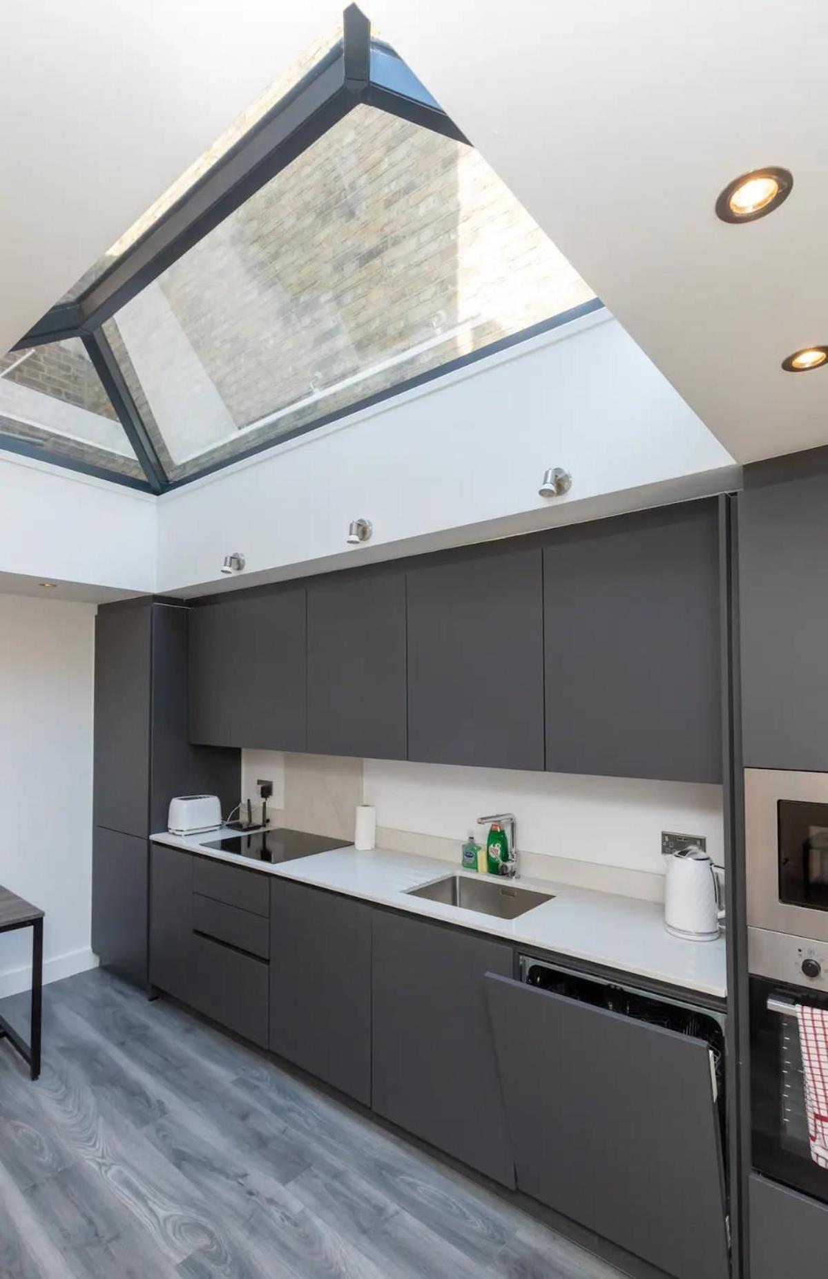 Stylish 2-Bed Flat In The Heart Of West Hampstead Apartment ลอนดอน ภายนอก รูปภาพ
