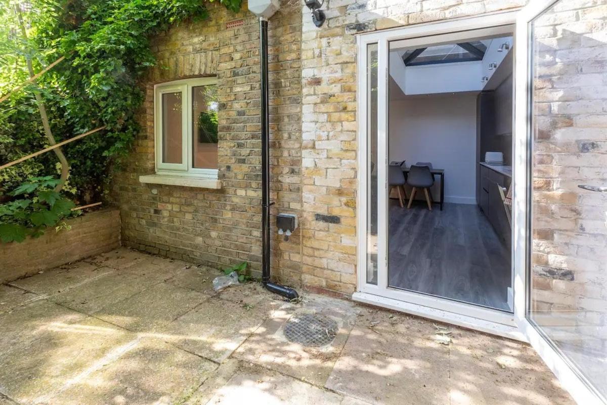 Stylish 2-Bed Flat In The Heart Of West Hampstead Apartment ลอนดอน ภายนอก รูปภาพ